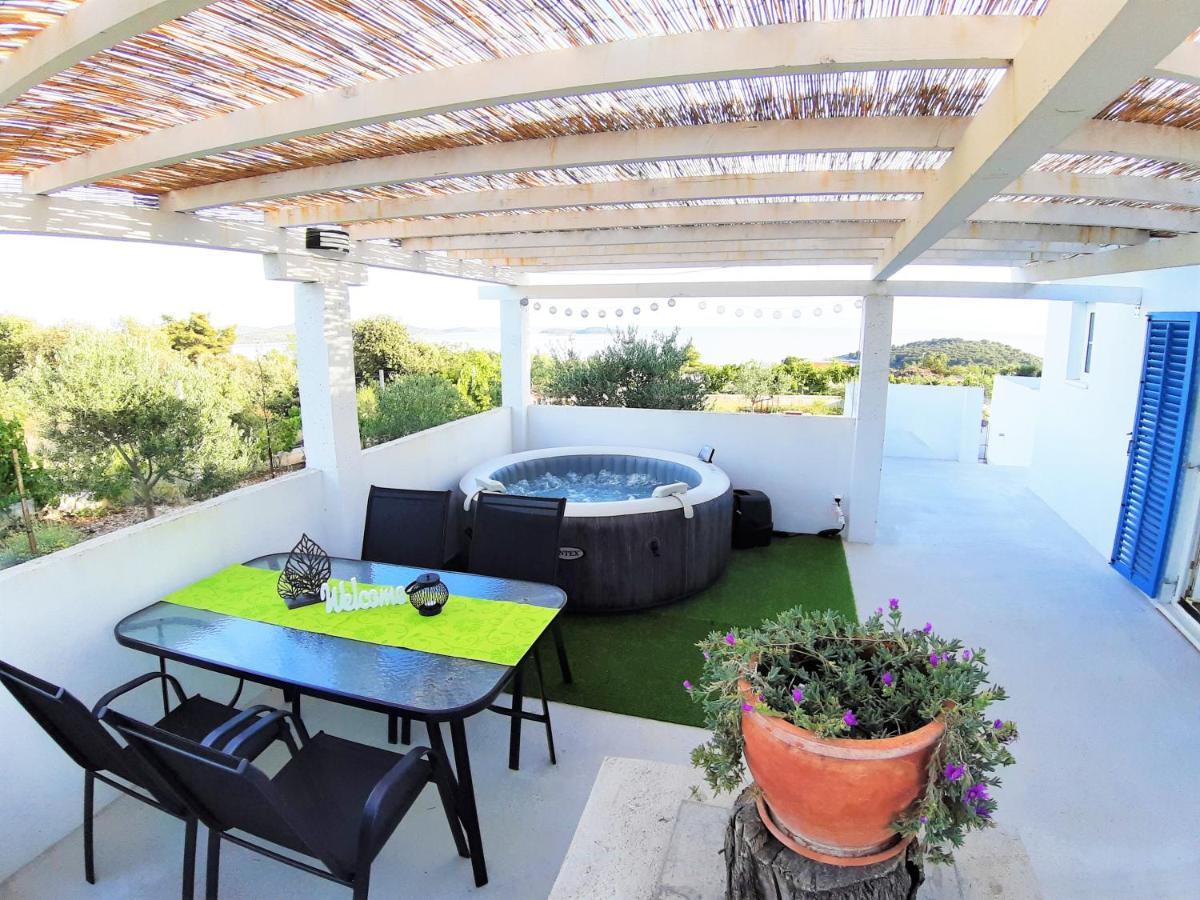 Apartment Svilan - Terrace With Sea View And Nature Zecevo Luaran gambar